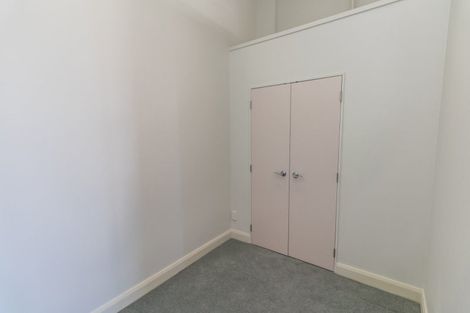 Photo of property in Stadium Garden Flats, 210/107 Thorndon Quay, Pipitea, Wellington, 6011