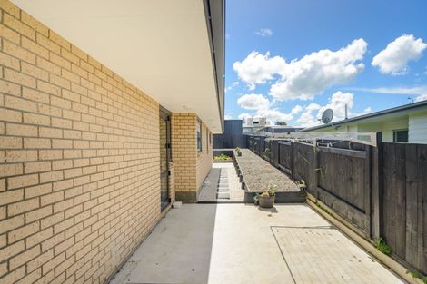 Photo of property in 8 Poplar Grove, Feilding, 4702