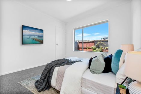 Photo of property in 33 Sandwick Drive, Weymouth, Auckland, 2103