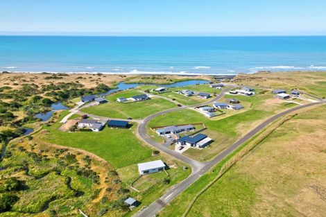 Photo of property in 8 Rosemount Road, Waverley, 4591