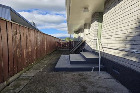 Photo of property in 52 Karaka Crescent, Levin, 5510