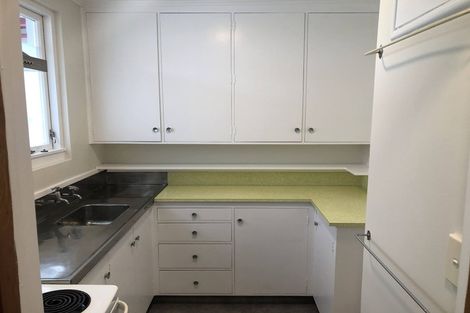 Photo of property in 2/18 Agra Crescent, Khandallah, Wellington, 6035