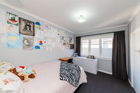 Photo of property in 41 Pahiatua Street, Hokowhitu, Palmerston North, 4410