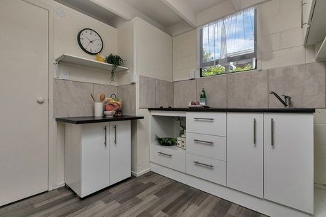 Photo of property in 2/41 Edgeworth Road, Glenfield, Auckland, 0629