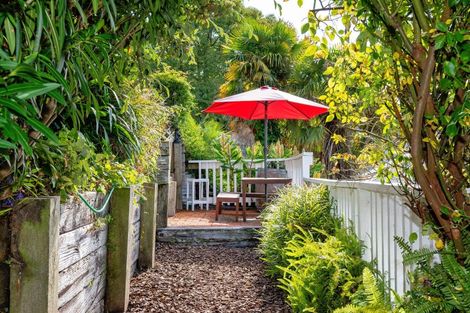 Photo of property in 6 Cameron Road, Bluff Hill, Napier, 4110