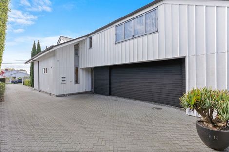 Photo of property in 33a Stanley Point Road, Stanley Point, Auckland, 0624