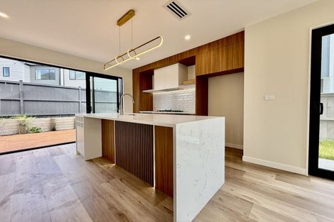 Photo of property in 140 Vintry Drive, Kumeu, 0810