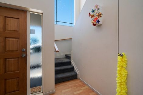 Photo of property in 15 Millstream Drive, Henderson, Auckland, 0610