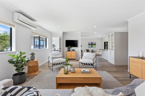 Photo of property in 33 Mural Place, Greenhithe, Auckland, 0632