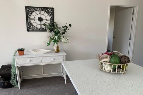 Photo of property in 9 Poutawa Lane, Clarks Beach, 2122