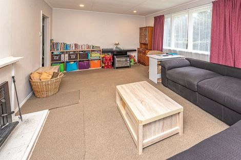 Photo of property in 12 Hadfield Crescent, College Estate, Whanganui, 4500