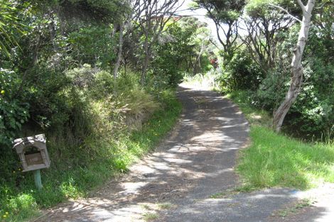 Photo of property in 116 Domain Crescent, Muriwai, Waimauku, 0881