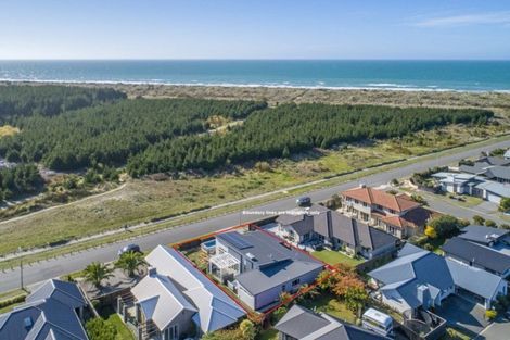 Photo of property in 139 Aston Drive, Waimairi Beach, Christchurch, 8083