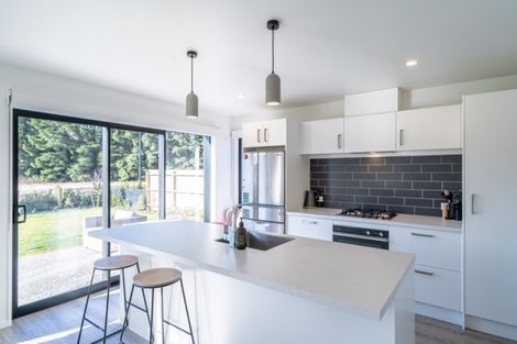 Photo of property in 46 Mount Creighton Crescent, Wanaka, 9305