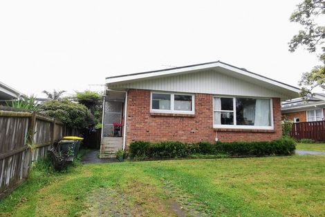 Photo of property in 1/7 Evelyn Place, Hillcrest, Auckland, 0627