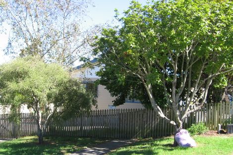 Photo of property in 16 Peterhouse Place, West Harbour, Auckland, 0618