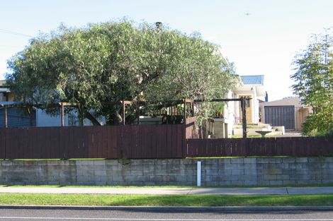 Photo of property in 13 Plunket Avenue, Papatoetoe, Auckland, 2104