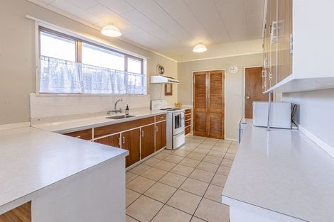 Photo of property in 16 Dunk Place, Milson, Palmerston North, 4414