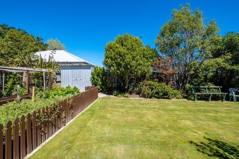 Photo of property in 26 Weka Place, Picton, 7220