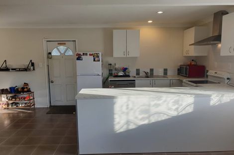 Photo of property in 1 Harrington Road, Henderson, Auckland, 0610