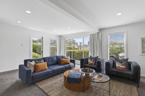 Photo of property in 5 Whitby Place, Westown, New Plymouth, 4310