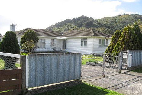 Photo of property in 3 Wright Street, Wainuiomata, Lower Hutt, 5014