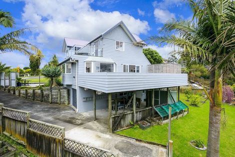 Photo of property in 154 Oaktree Avenue, Browns Bay, Auckland, 0630