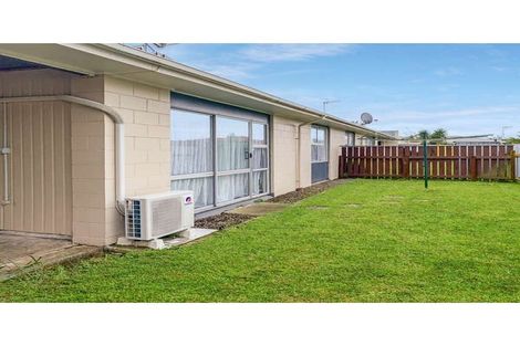 Photo of property in 29b-c Queenwood Road, Levin, 5510