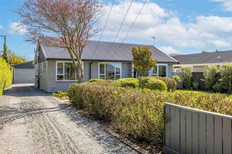 Photo of property in 215 Avonhead Road, Avonhead, Christchurch, 8042