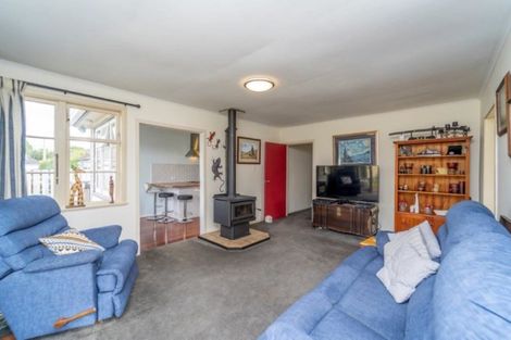 Photo of property in 2 Kent Street, Carterton, 5713