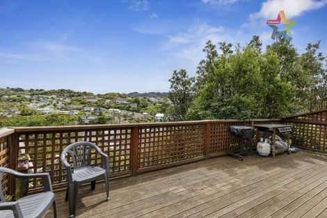 Photo of property in 6 Peach Tree Grove, Maungaraki, Lower Hutt, 5010