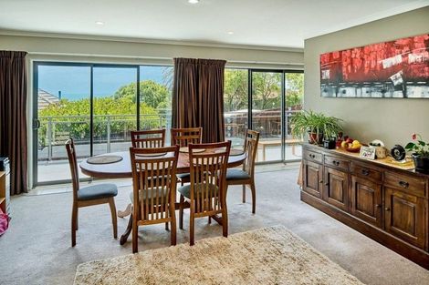 Photo of property in 21 View Road, Titahi Bay, Porirua, 5022