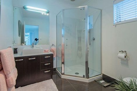 Photo of property in 8 Stace Hopper Drive, One Tree Point, 0118