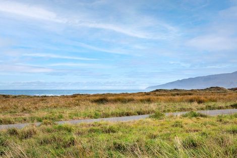 Photo of property in 12 Reefview Way, Flat Point, 5883