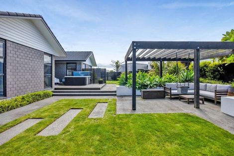 Photo of property in 5 Augusta Grove, Waiwhakaiho, New Plymouth, 4312