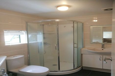 Photo of property in 1/1 Cheval Drive, Totara Vale, Auckland, 0629