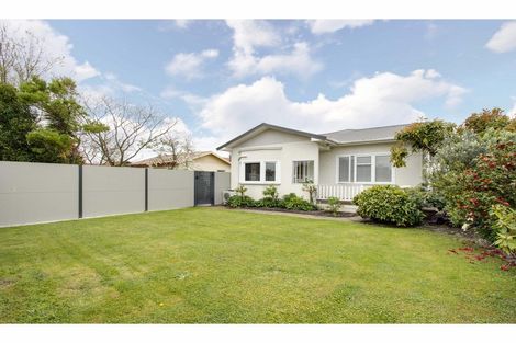 Photo of property in 504 Grove Road, Mayfair, Hastings, 4122