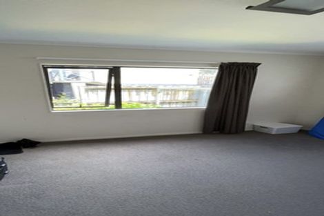 Photo of property in 24 Tamahere Drive, Glenfield, Auckland, 0629