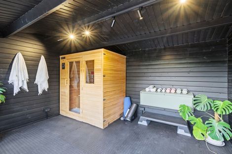 Photo of property in 5b Madeley Road, Mount Pleasant, Christchurch, 8081