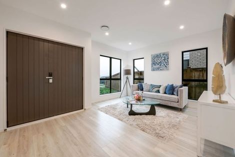 Photo of property in 17 Hakinakina Drive, Flat Bush, Auckland, 2019