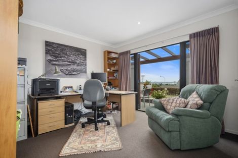 Photo of property in 105 Waikite Road, Welcome Bay, Tauranga, 3175