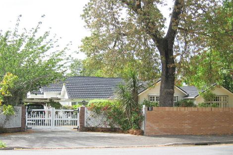 Photo of property in 11 Golf Road, Heretaunga, Upper Hutt, 5018