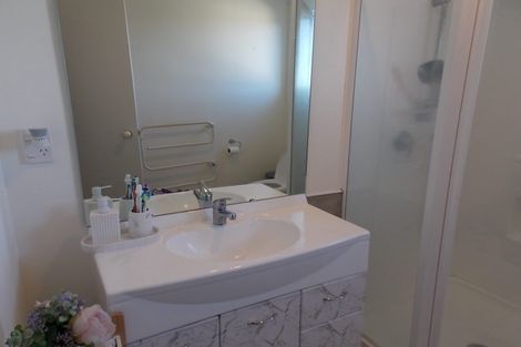 Photo of property in 107 Ashton Fitchett Drive, Brooklyn, Wellington, 6021