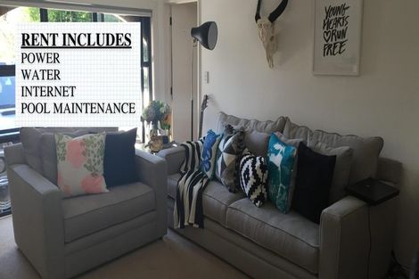 Photo of property in 20 Portsea Place, Chatswood, Auckland, 0626