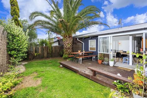 Photo of property in 5/6 Bond Crescent, Forrest Hill, Auckland, 0620