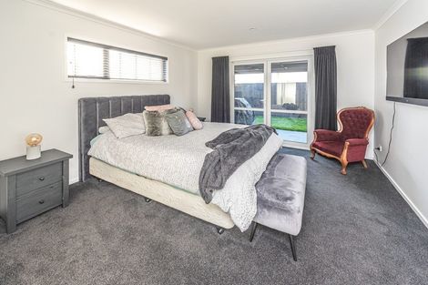 Photo of property in 16 Magnolia Crescent, Tawhero, Whanganui, 4501