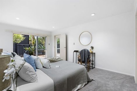 Photo of property in 10 Sanctuary Point, Sunnyhills, Auckland, 2010