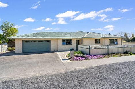 Photo of property in 16 Maria Street, Lumsden, 9730