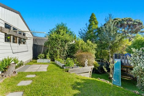 Photo of property in 37 Gatman Street, Birkdale, Auckland, 0626