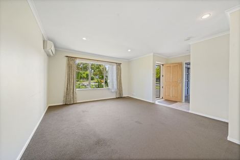 Photo of property in 17 Villino Place, Randwick Park, Auckland, 2105
